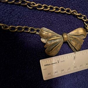 Elegant Bow Pendant Necklace and matching earrings !